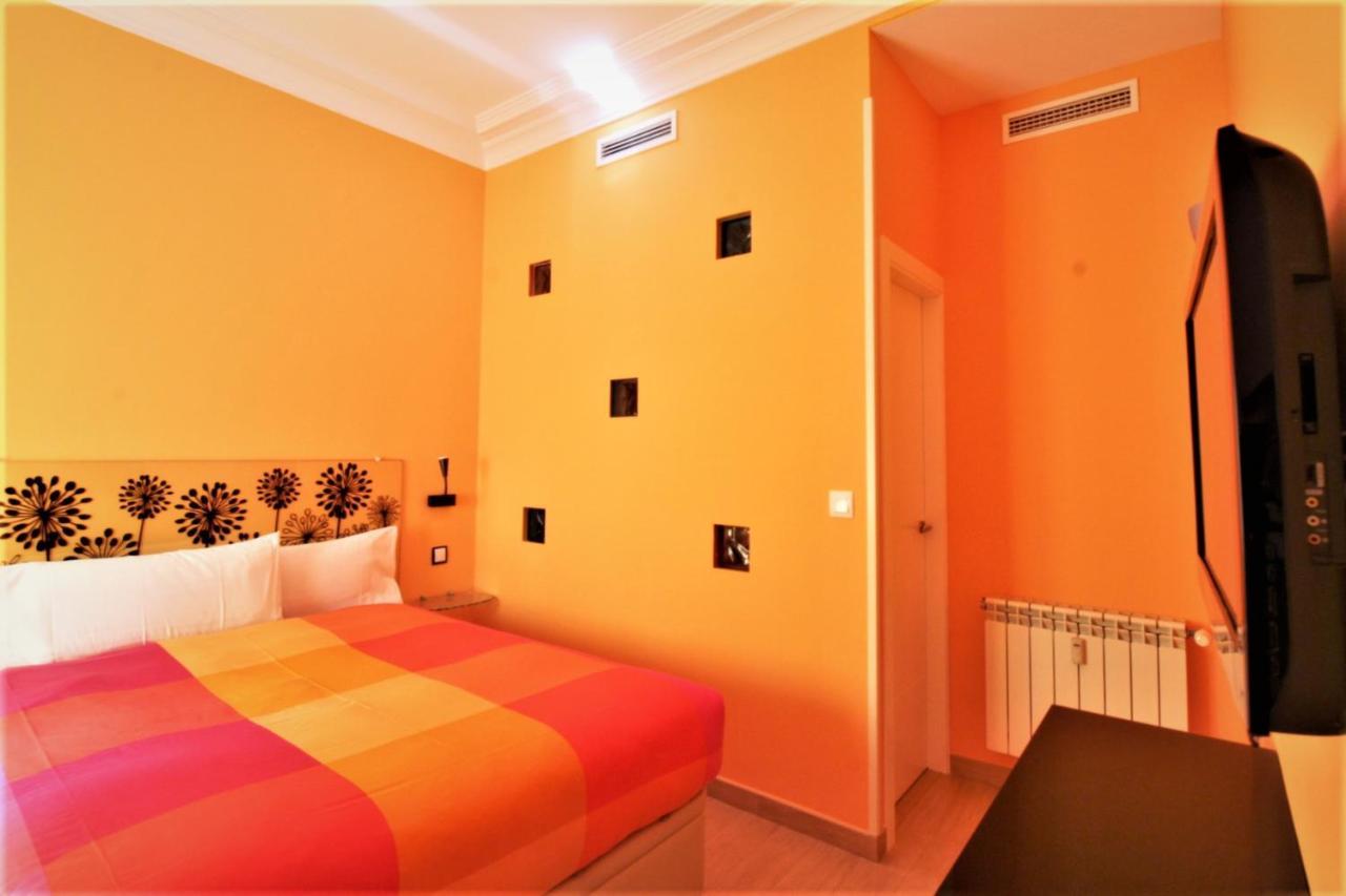 Hostal Arco Iris Madryt Zewnętrze zdjęcie