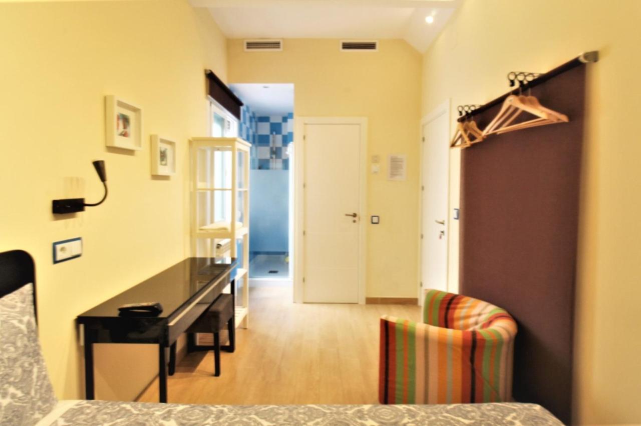 Hostal Arco Iris Madryt Zewnętrze zdjęcie