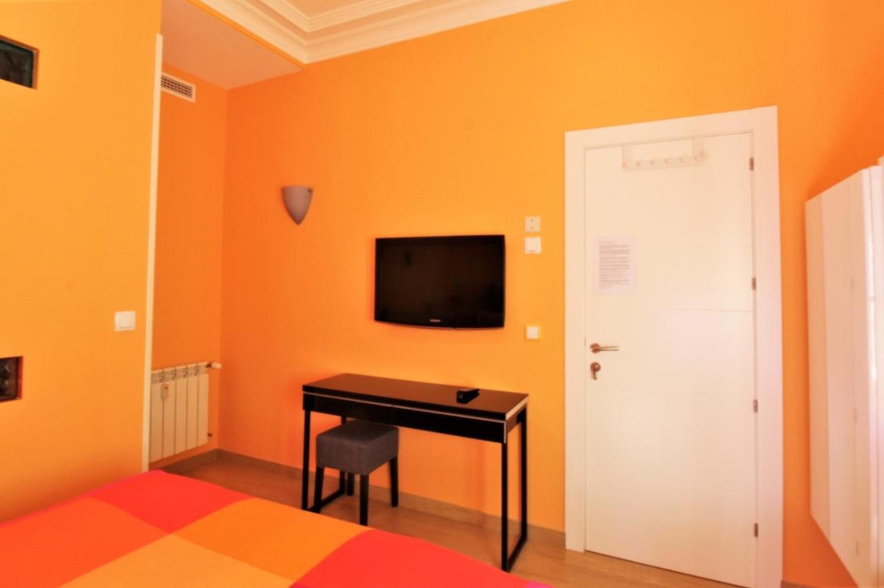 Hostal Arco Iris Madryt Zewnętrze zdjęcie