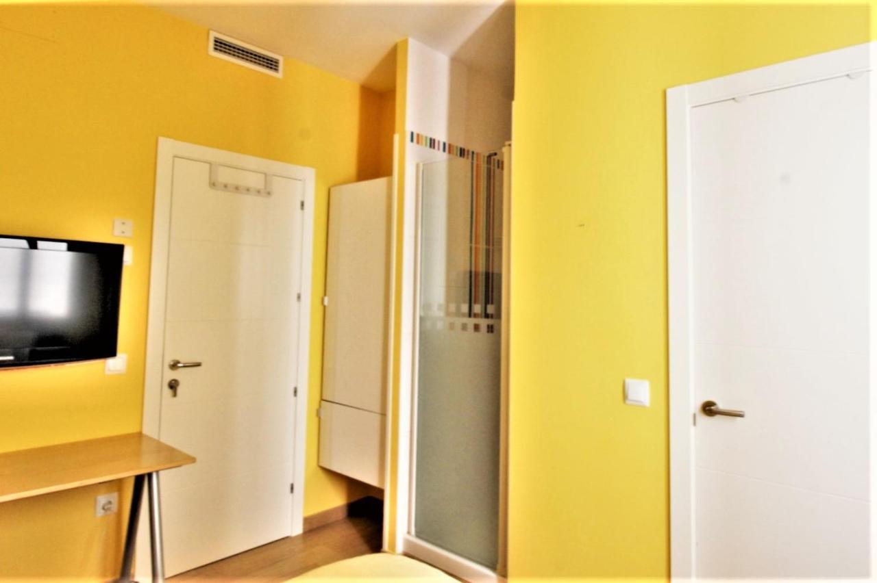 Hostal Arco Iris Madryt Zewnętrze zdjęcie