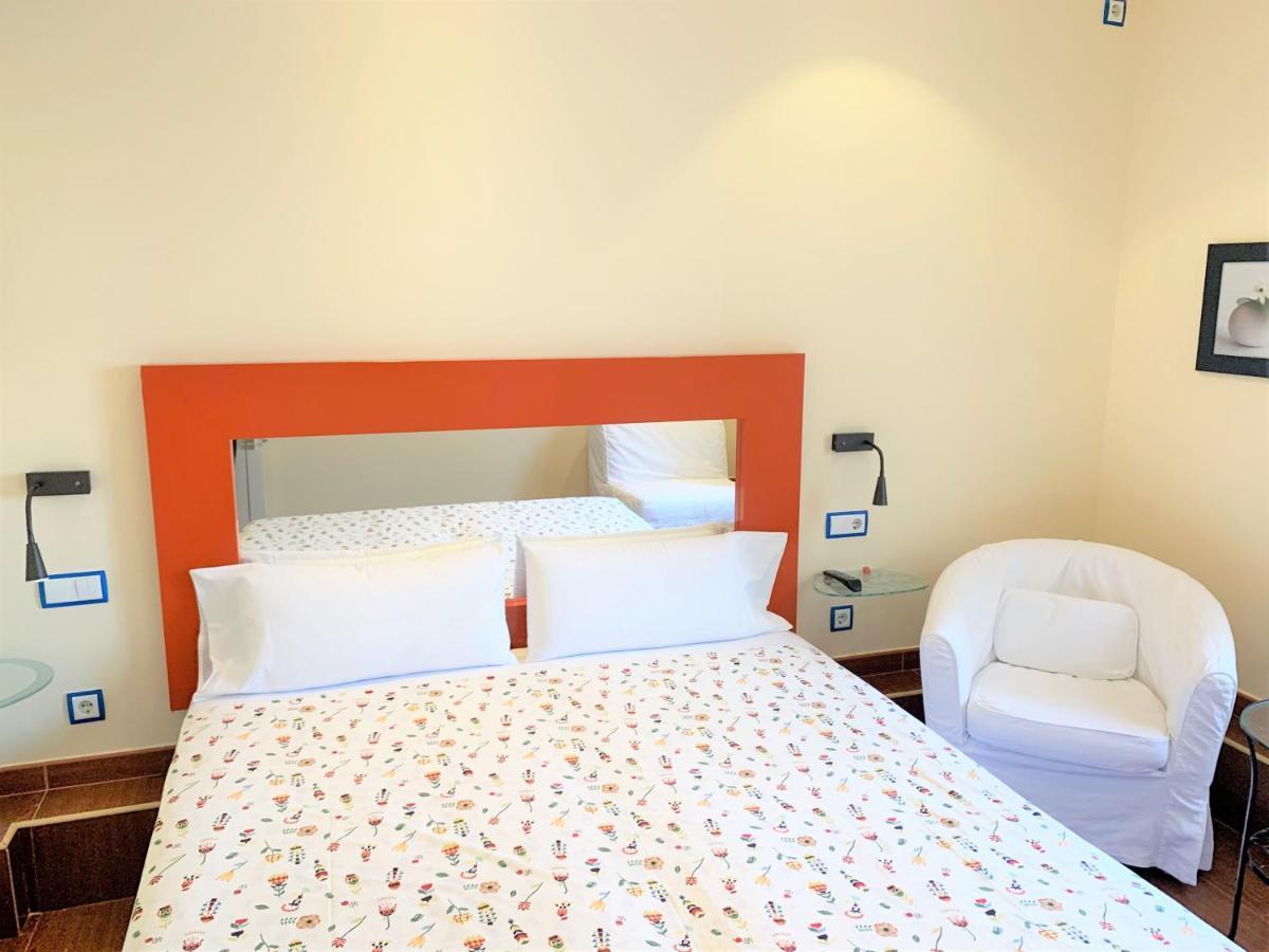 Hostal Arco Iris Madryt Zewnętrze zdjęcie