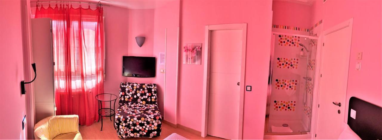 Hostal Arco Iris Madryt Zewnętrze zdjęcie