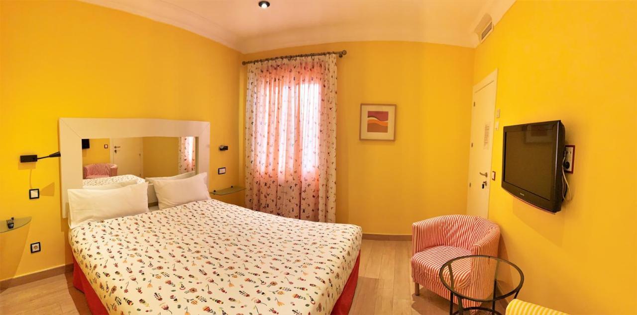 Hostal Arco Iris Madryt Zewnętrze zdjęcie