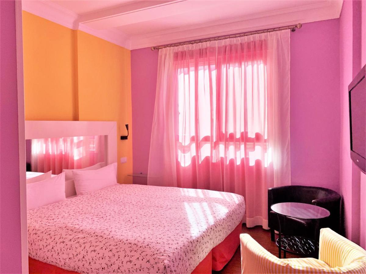 Hostal Arco Iris Madryt Zewnętrze zdjęcie