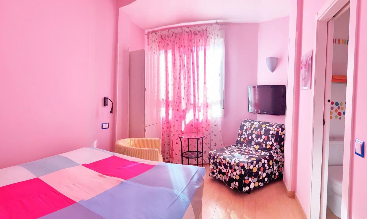 Hostal Arco Iris Madryt Zewnętrze zdjęcie