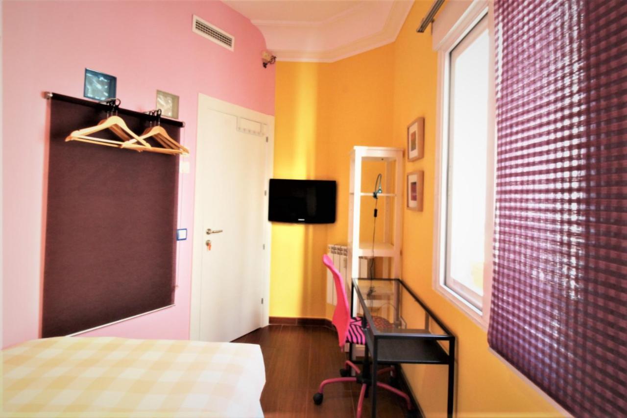 Hostal Arco Iris Madryt Zewnętrze zdjęcie