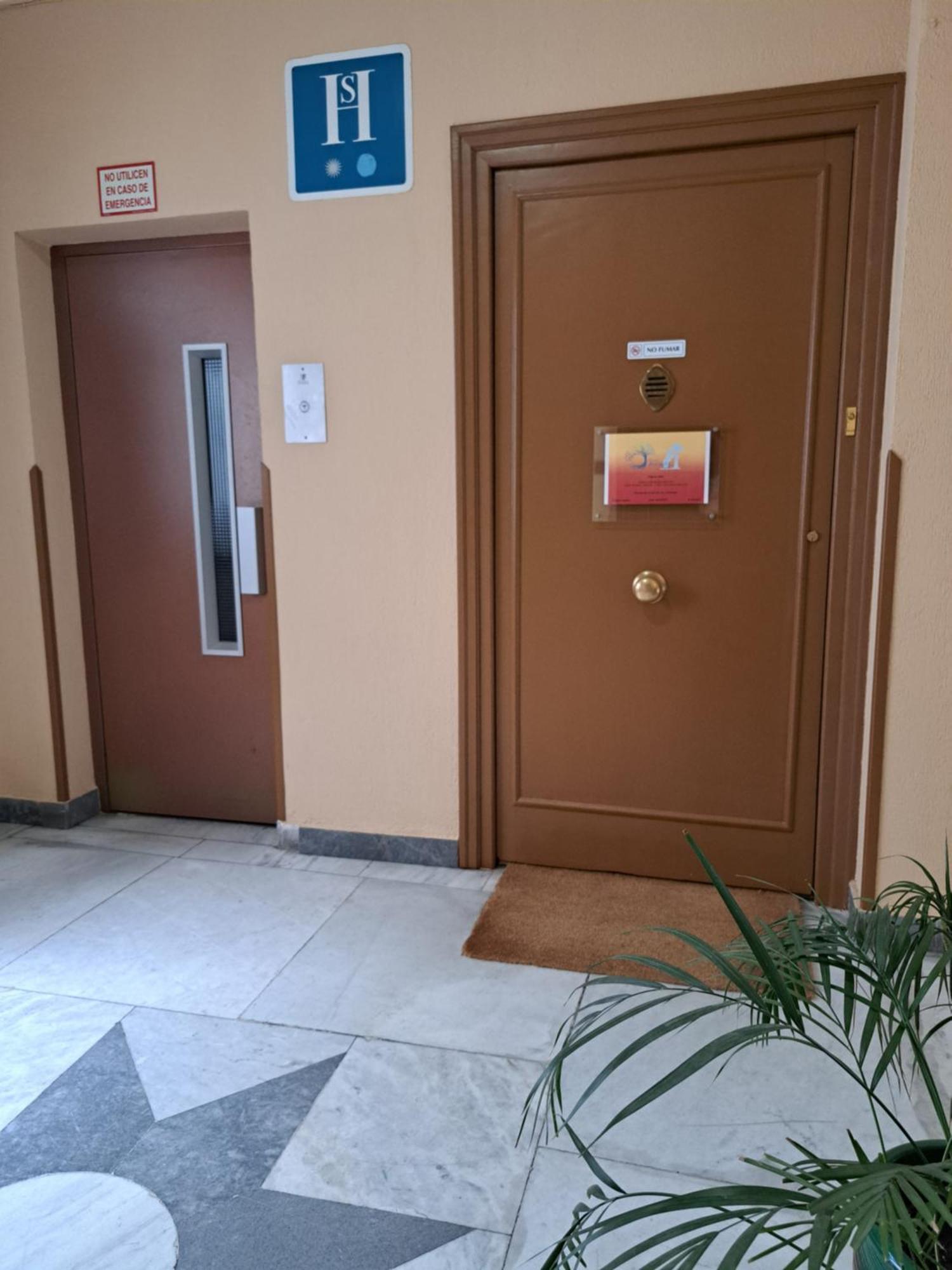 Hostal Arco Iris Madryt Zewnętrze zdjęcie